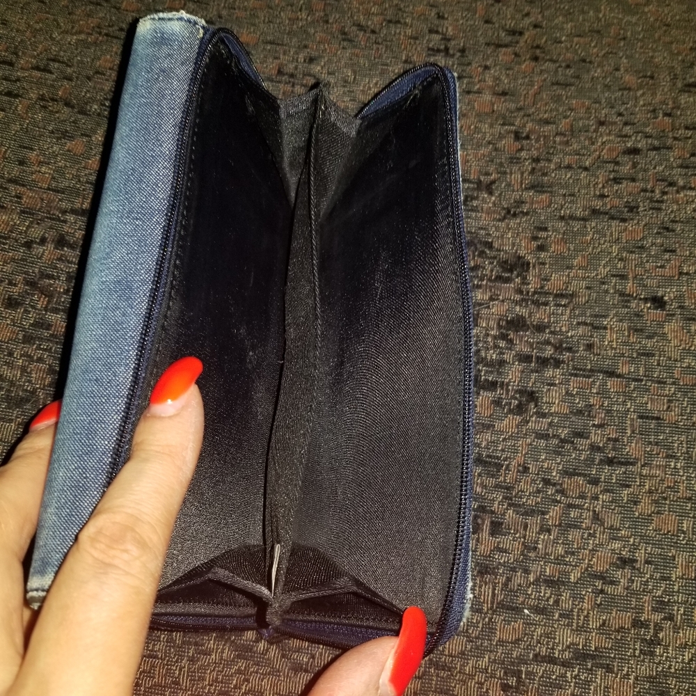 Kate Spade Wallet - Picture 3 of 5